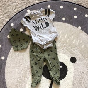 3 month Mini Hero’s outfit